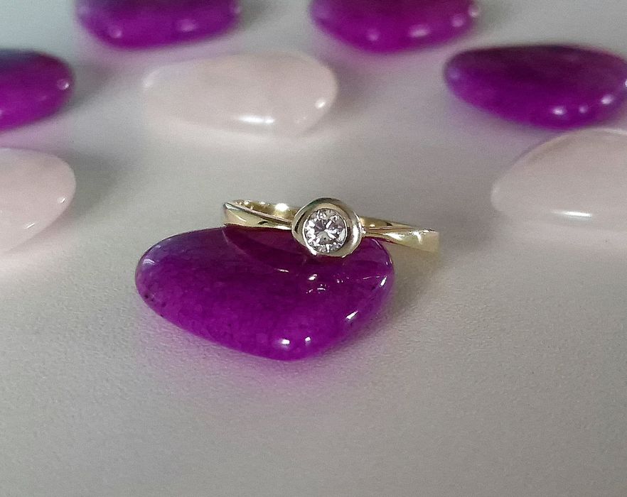 Inel din aur de 14K cu diamant natural certificat