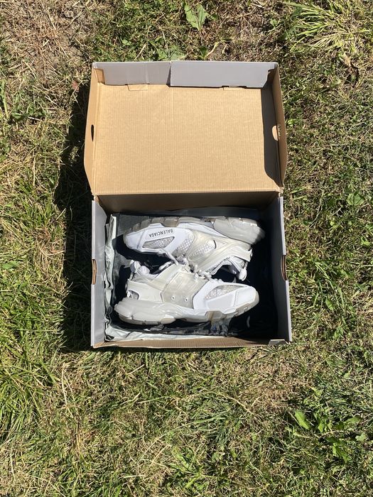 Balenciaga track