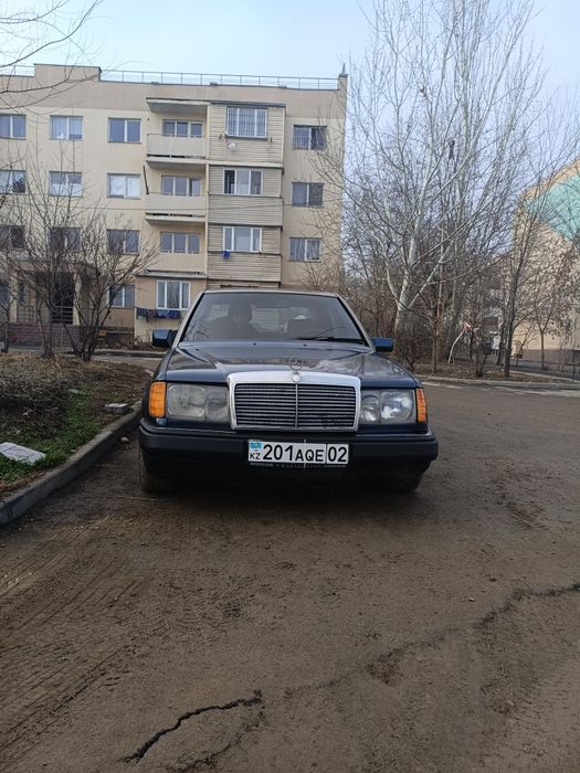 Мерседес Бенз 230Е