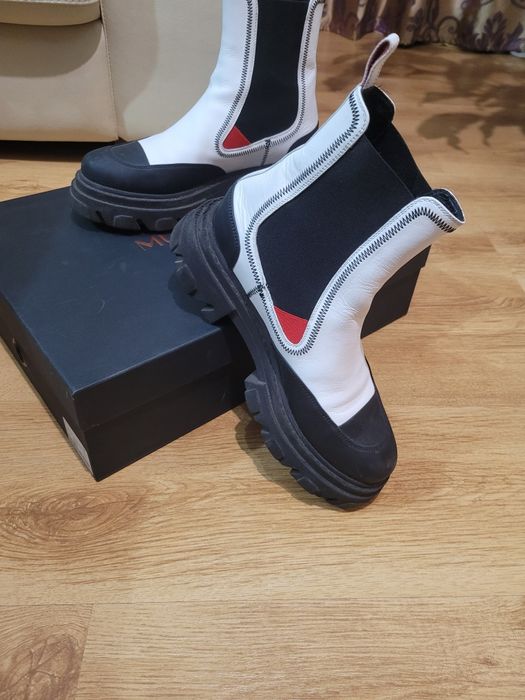 Ghete piele Musette
