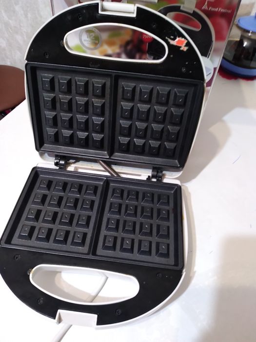 Продам вафельницу