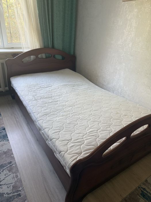Продам кровать 120/90