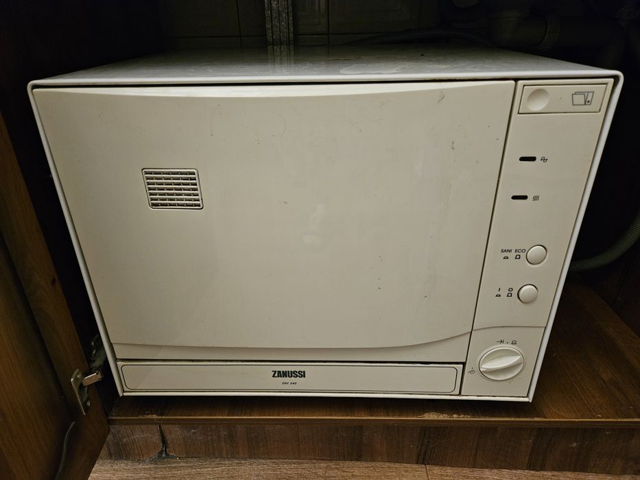 Посудомоечная  машинка Zanussi