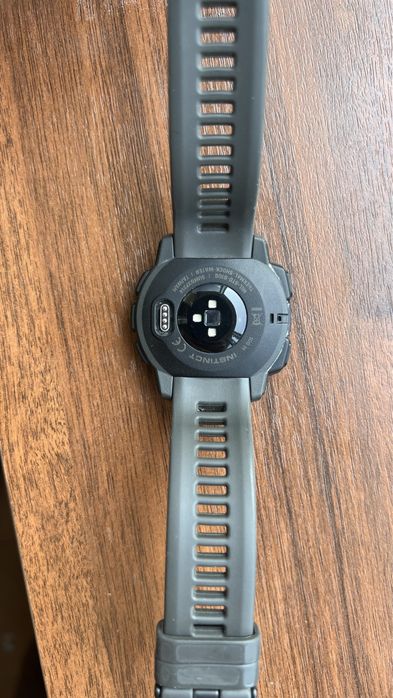 Часы Garmin Instinct