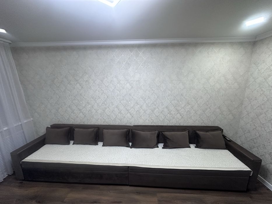 Продам диван 4 метра раскладной