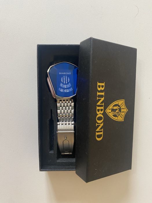 Продам часы 1+1.