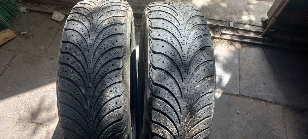 Продам 2 баллона резины