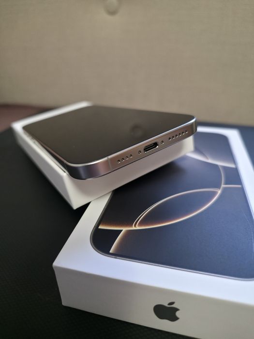 iPhone 16 Pro Max Natural Titanium 512GB