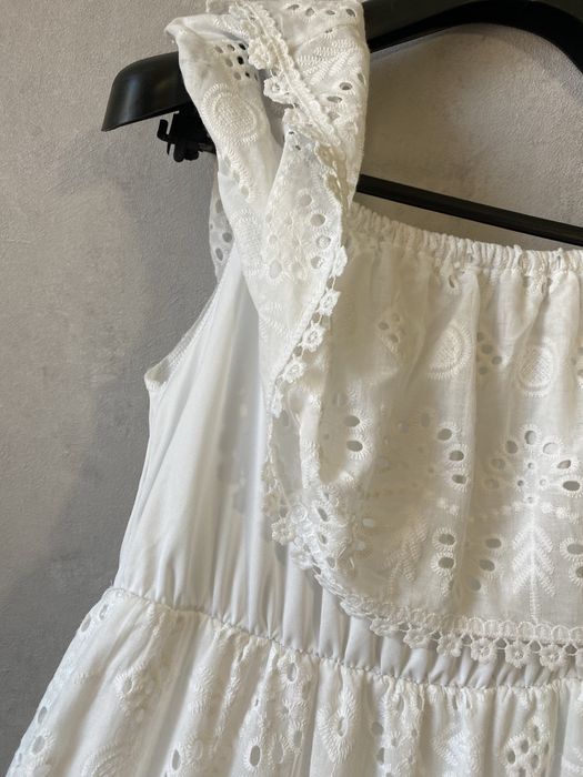 Дамска рокля дантела бяла