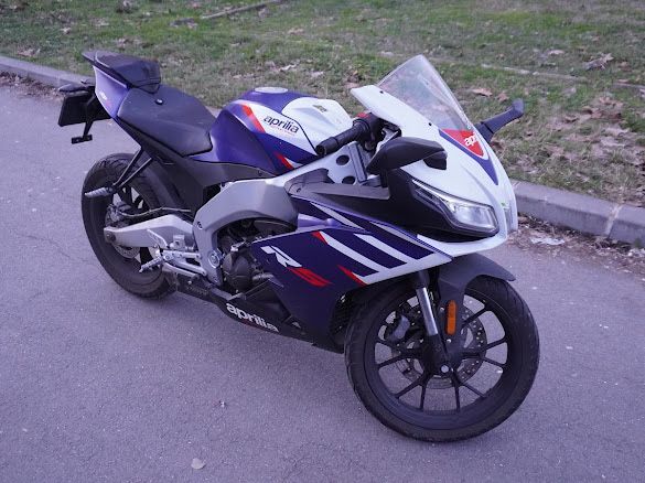 Motocicleta Aprilia rs 125