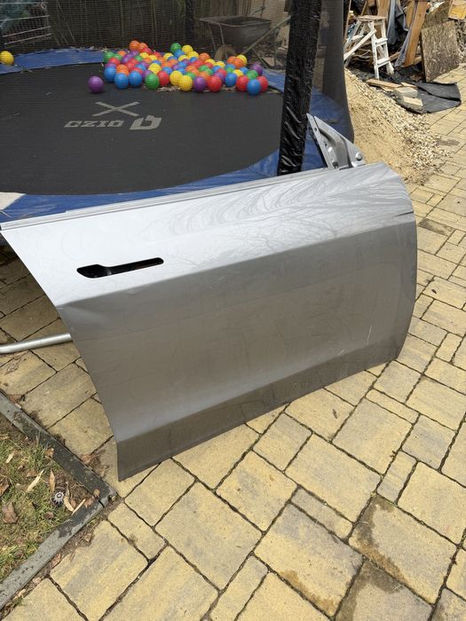 Vand usa Telsa Model Y 2023 fata dreapta