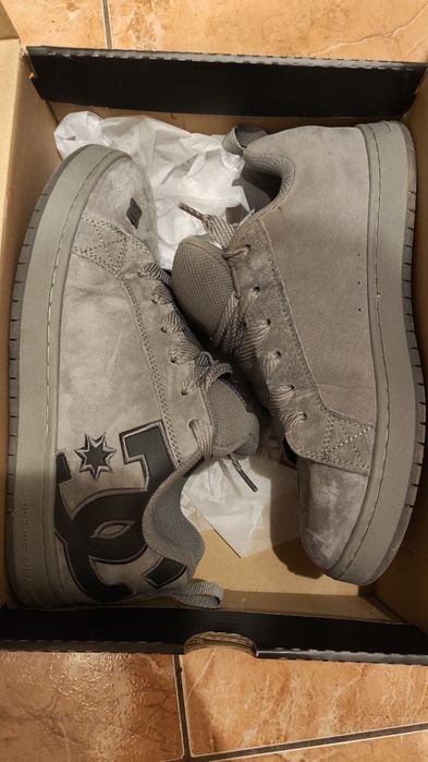 Adiasi dc shoes court grafikk