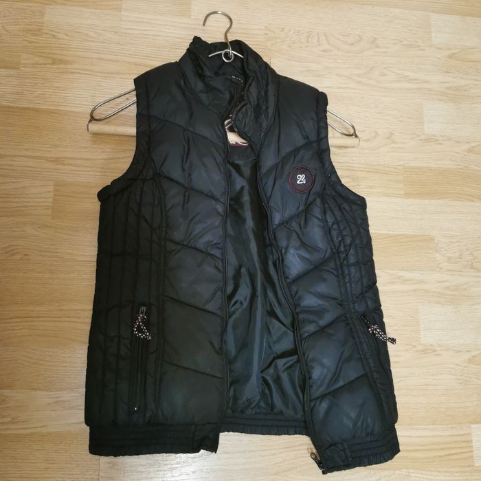 Vestă neagră pentru iarnă