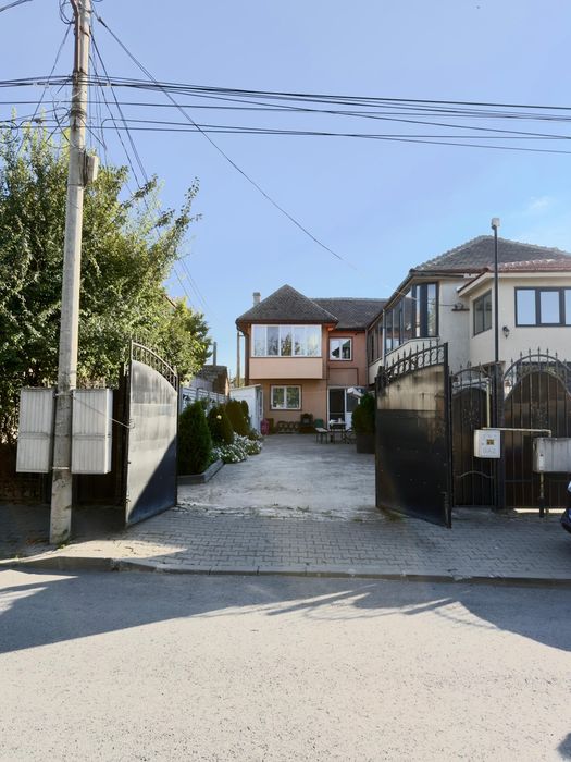 Casa de vanzre cu etaj