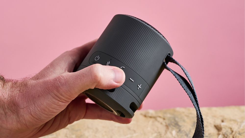 Новая Sony SRS-XB100 — компактная колонка