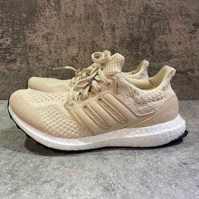 Оригинални дамски обувки ADIDAS ULTRABOOST DNA 5.0  размер 38.5-39.5