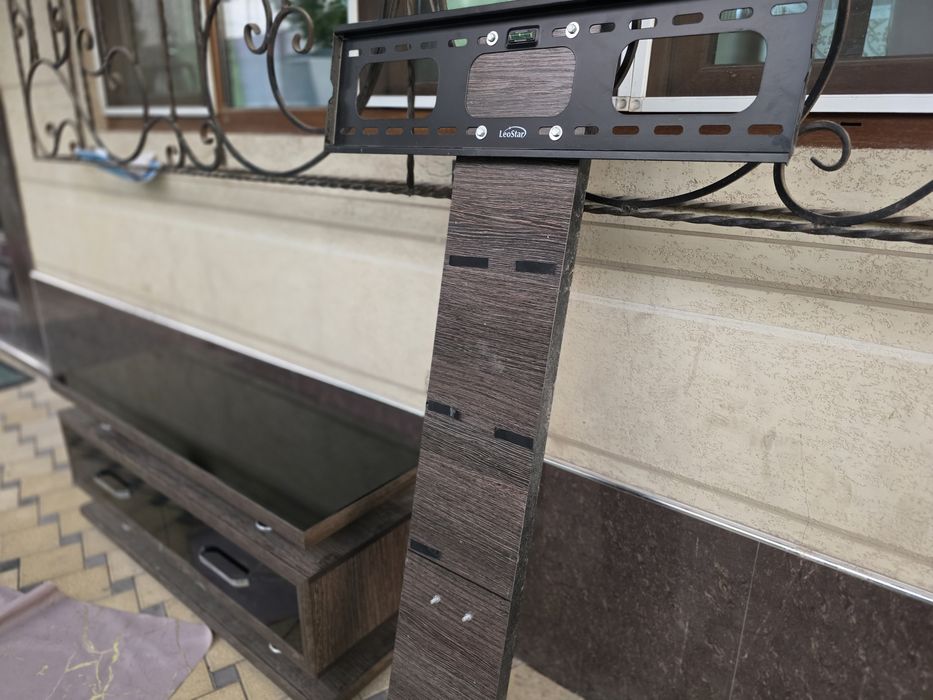 Телевизор подставкаси сотилади.