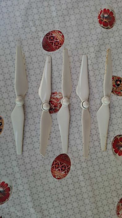 Батерии и аксесоари за DJI Phantom (батерии, перки, филтри, кабели)