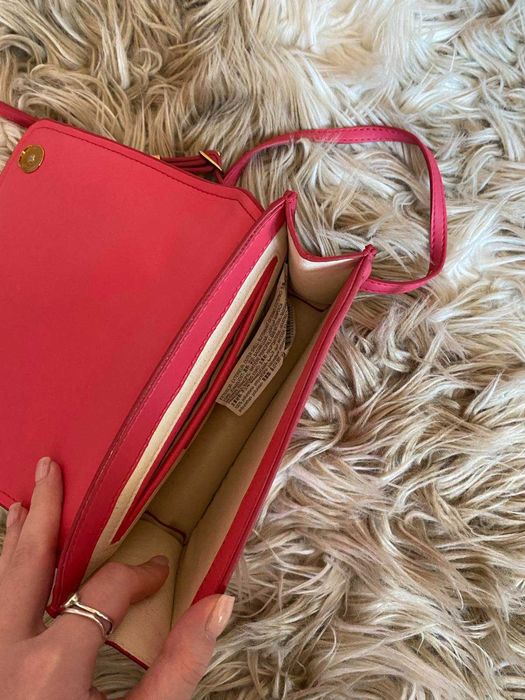 Розова чанта със златна верижка