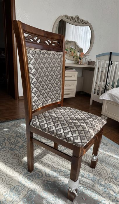 Новые стулья для гостинной