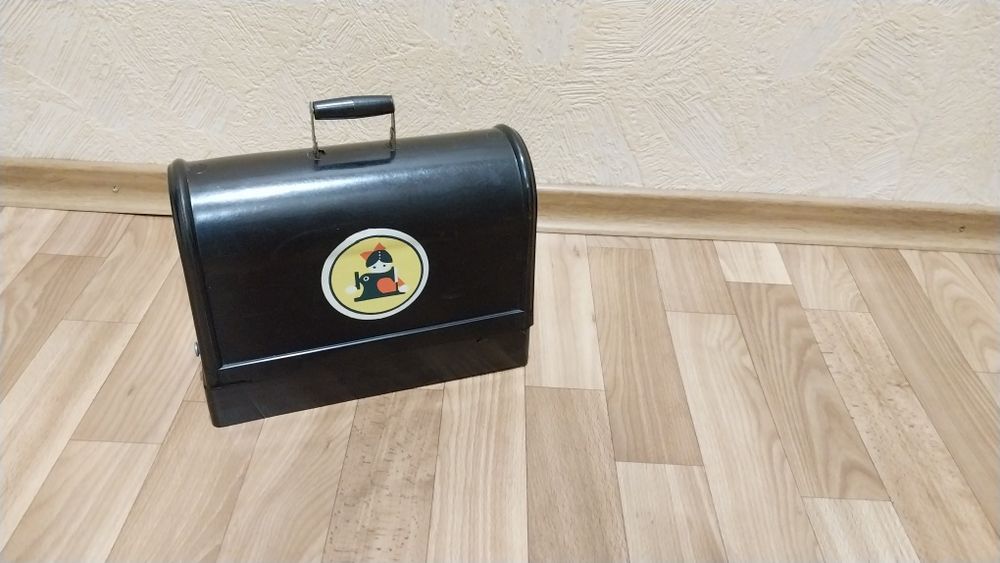 Игрушка СССР ретро винтаж швейная машинка