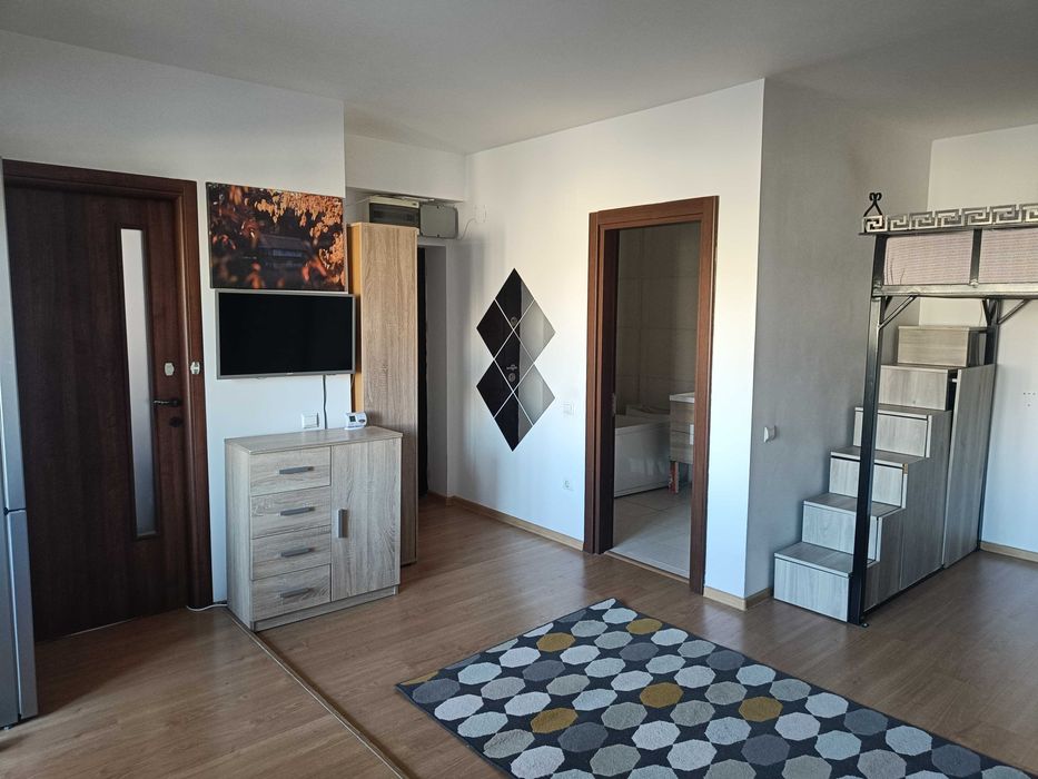 Închiriez garsoniera