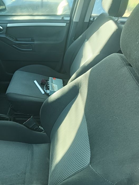 Опел Мерива на части