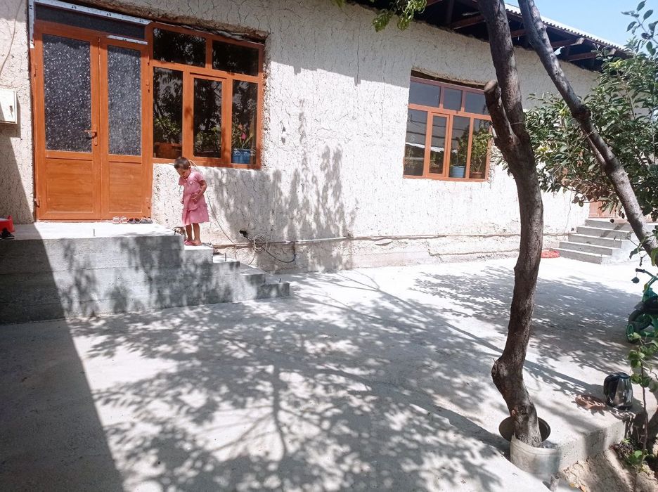 10 Sotiq uy sotiladi