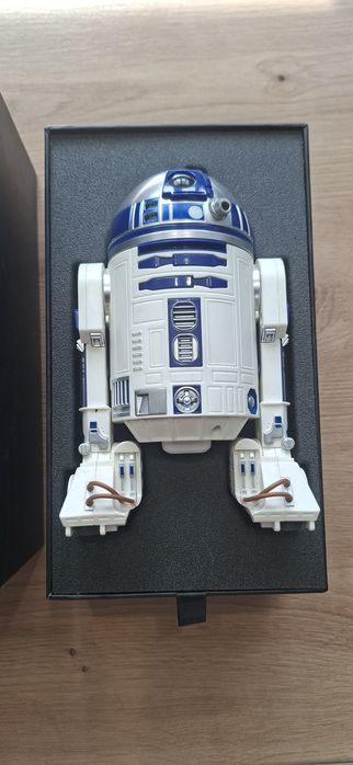 Робот R2-D2 sphero