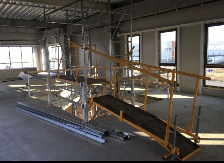 Închiriez schela - Schela turn cu trepte EGEA.