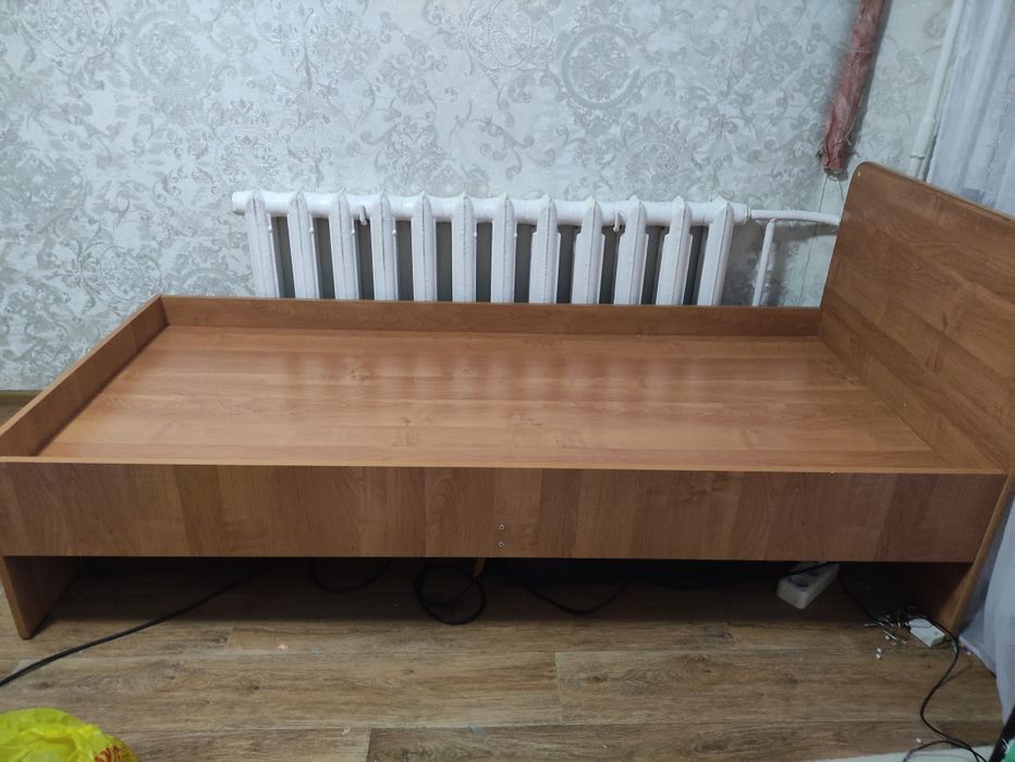 Продается кровать односпальная