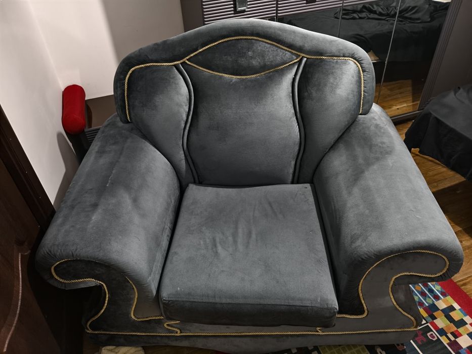 Продам диван и кресла