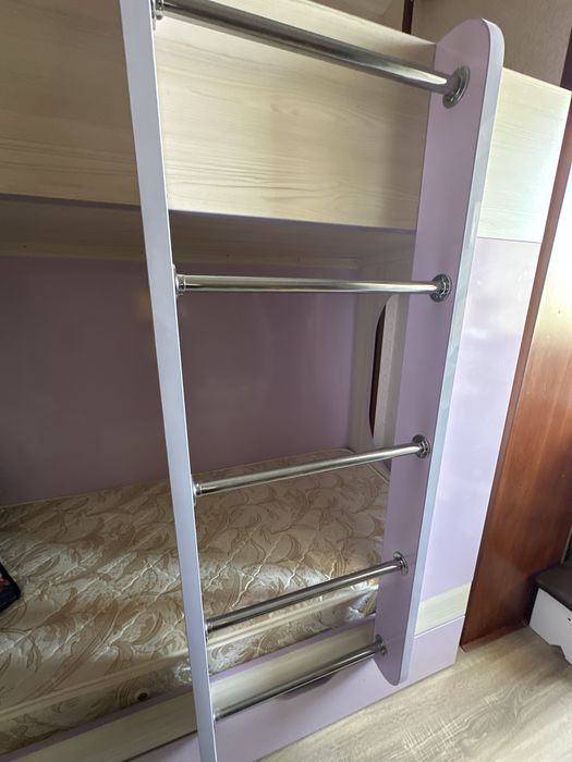 Кровать двухъярусная