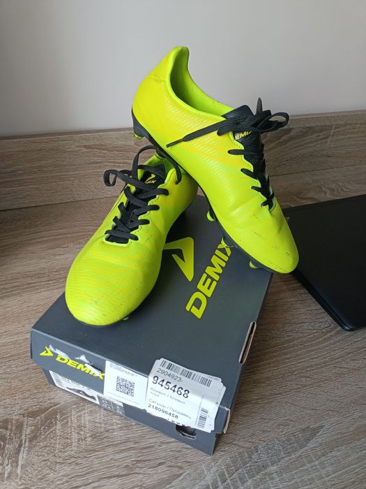 Продаются бутсы 38 р