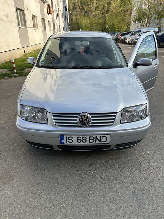 VOLKSWAGEN Bora 2002
