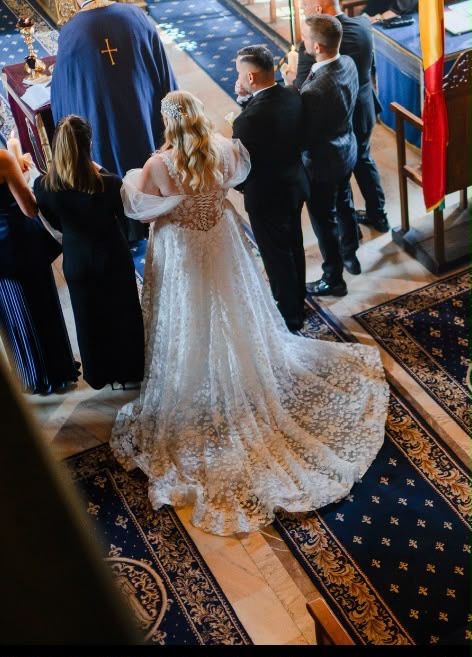 Vand Rochie Mireasa