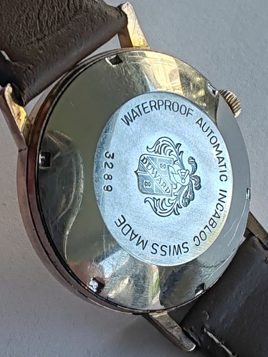 Ceas Duward Continual Triumph Automatic Calendar Funcționează impecabil!