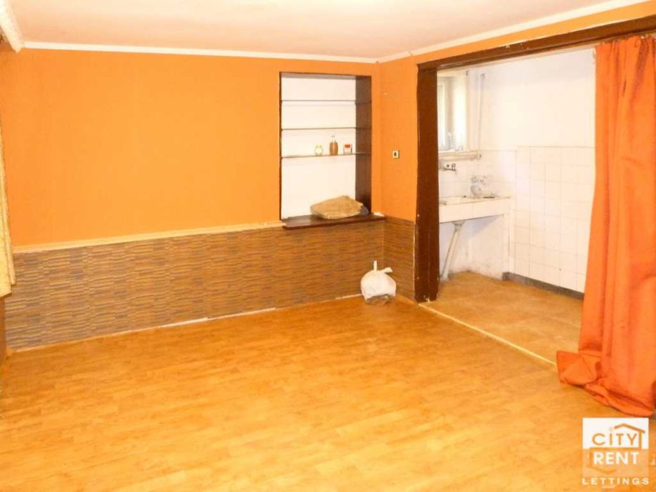 Дава се под наем  в Велико Търново, Център - 15 кв.м за 154.53 € - Снимка #1