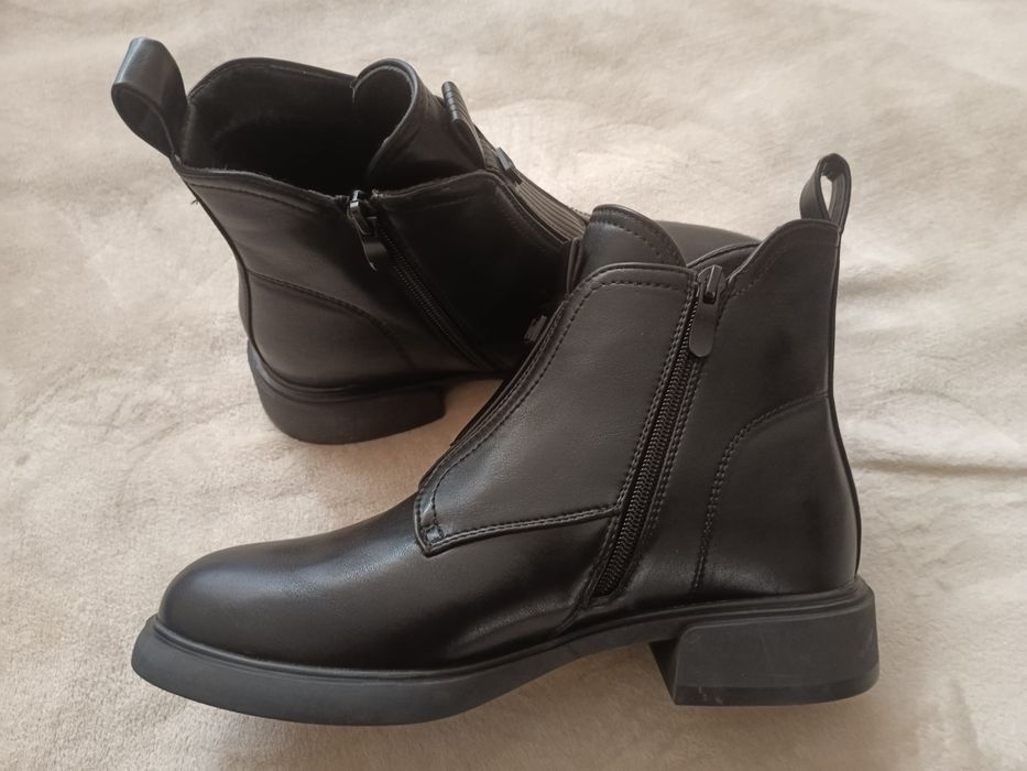 Новая обувь разных размеров