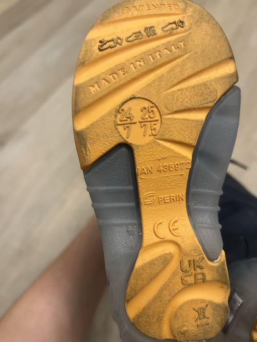 Детски апрески за момче CMP,Италински гумени ботуши,сандали 26 номер