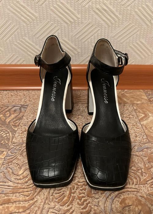 Продам туфли и босоножки