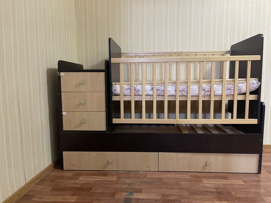 Продается Манеж-кровать.