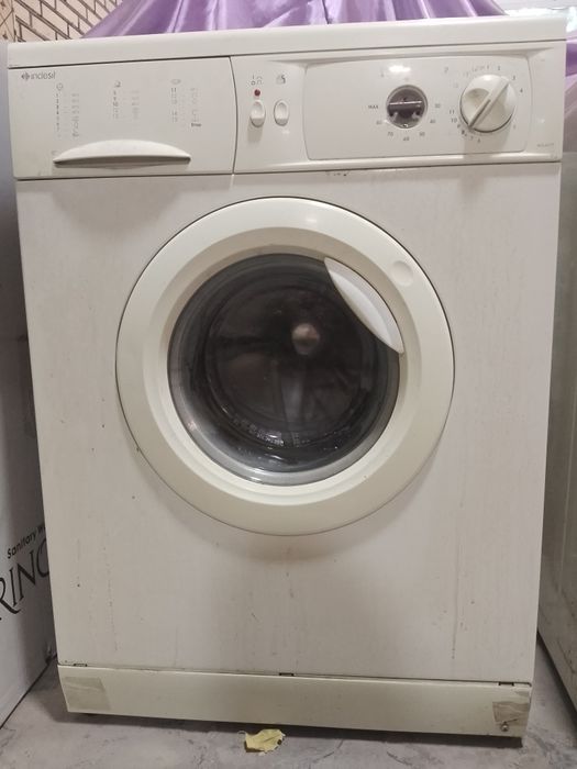 Проодаются две стиральные машины.