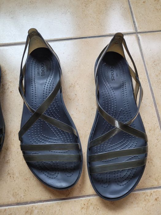 Продам crocs женские