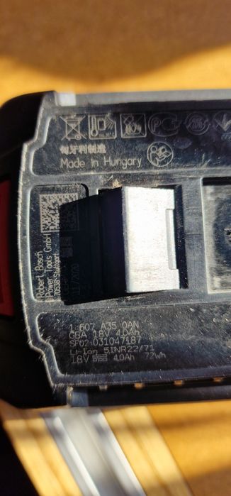 Acumulatori Bosch Pro Core 4.0 Ah si 8.0 Ah + incarcator  GAL 1880 CV
