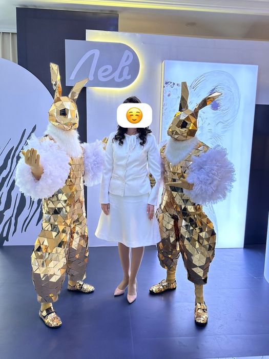 Белый костюм