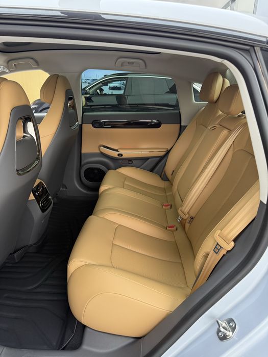 Leapmotor C01 216km Hybrid Premium + Skylight