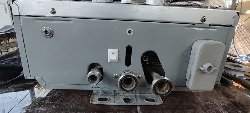 Катёл 2 контр. газ калонка12литр  Рабочие техника гарантя есть и устан