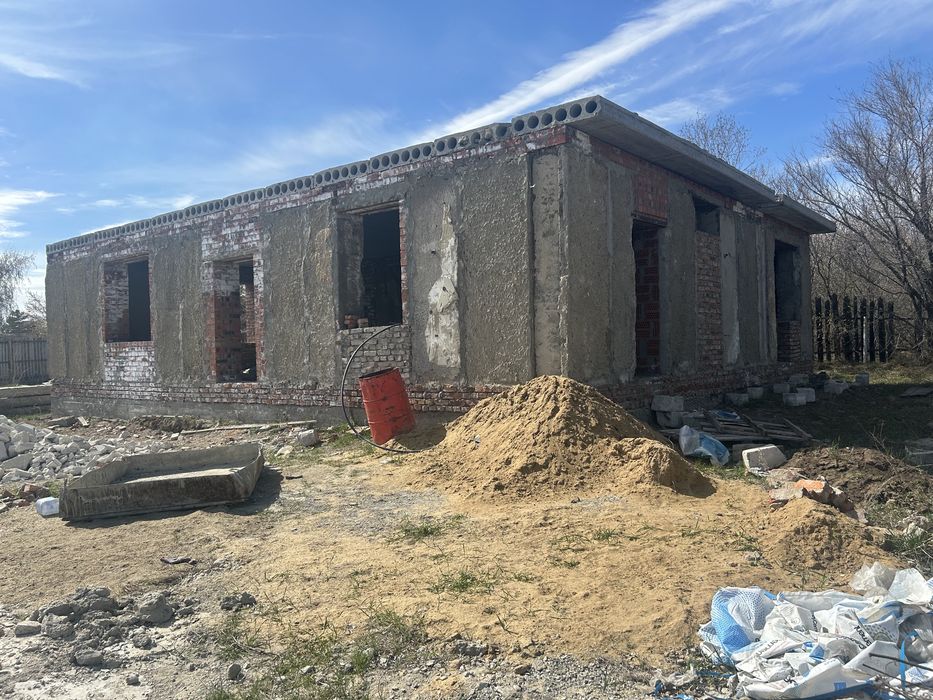 Продам дом недостроенный 148кв