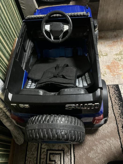 Детский электромобил сотилади!